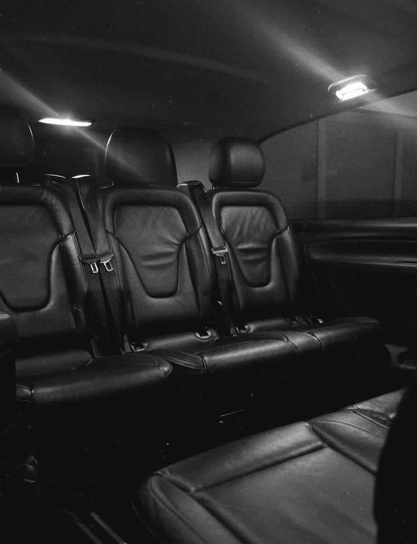 Leather interior of the Mercedes-Benz V-Class