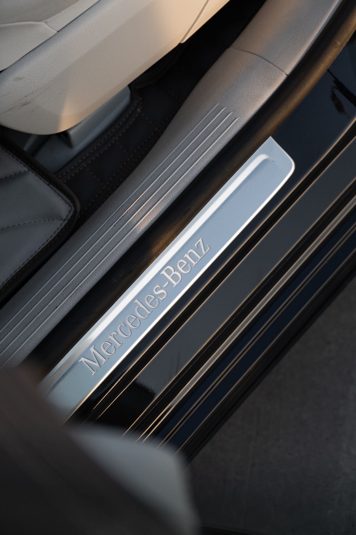 Illuminated door sill & leather interior