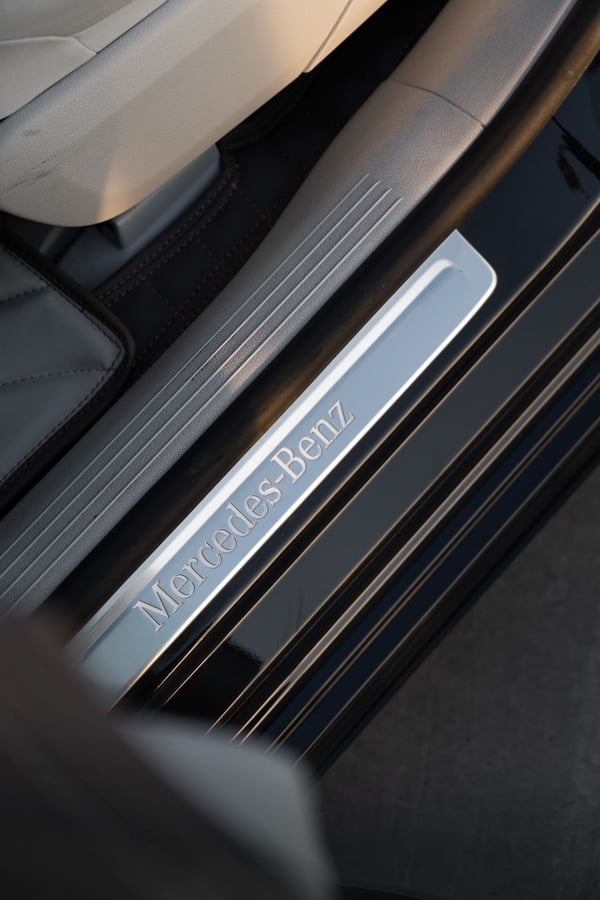 Illuminated Mercedes-Benz door sill
